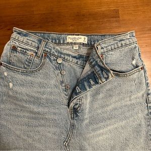 A&f mini cross skirt - curve love 28/6